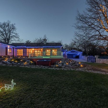 Family Villa Lipica With Private Pool And Jacuzzi Pazin Exteriör bild