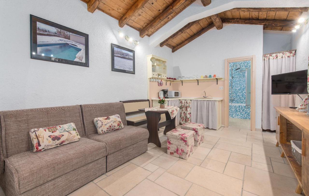Family Villa Lipica With Private Pool And Jacuzzi Pazin Exteriör bild