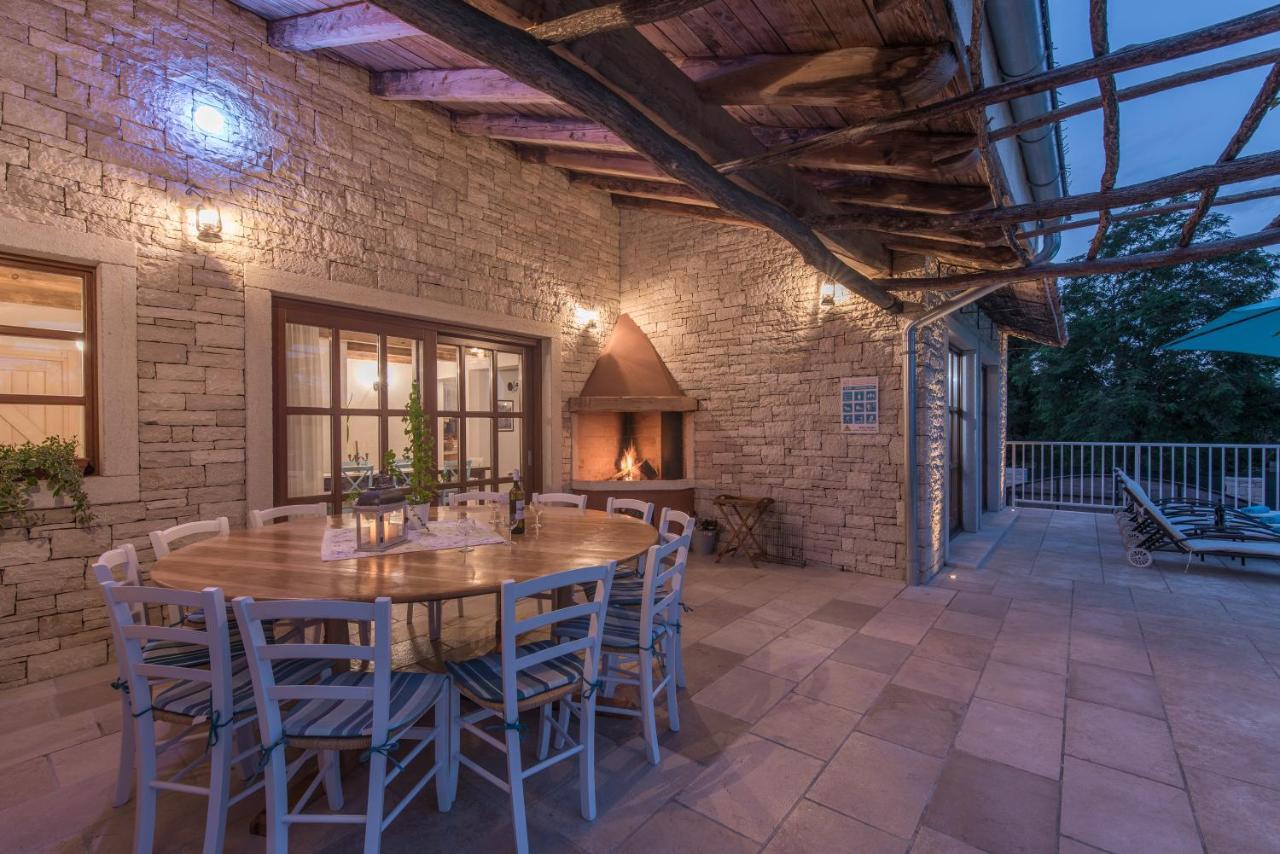 Family Villa Lipica With Private Pool And Jacuzzi Pazin Exteriör bild