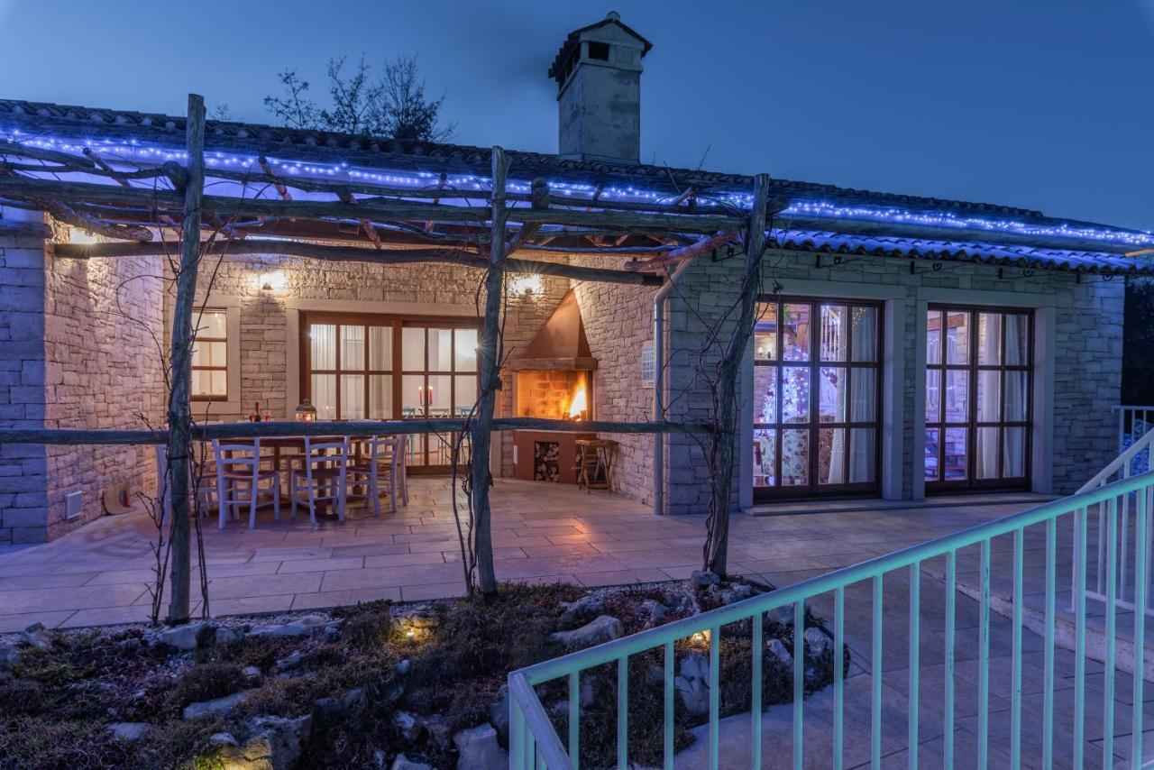 Family Villa Lipica With Private Pool And Jacuzzi Pazin Exteriör bild