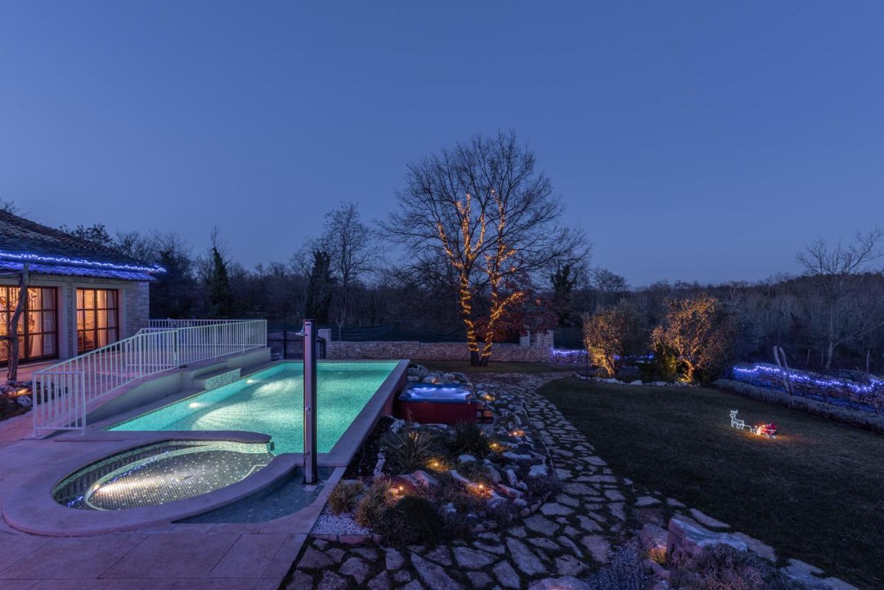 Family Villa Lipica With Private Pool And Jacuzzi Pazin Exteriör bild