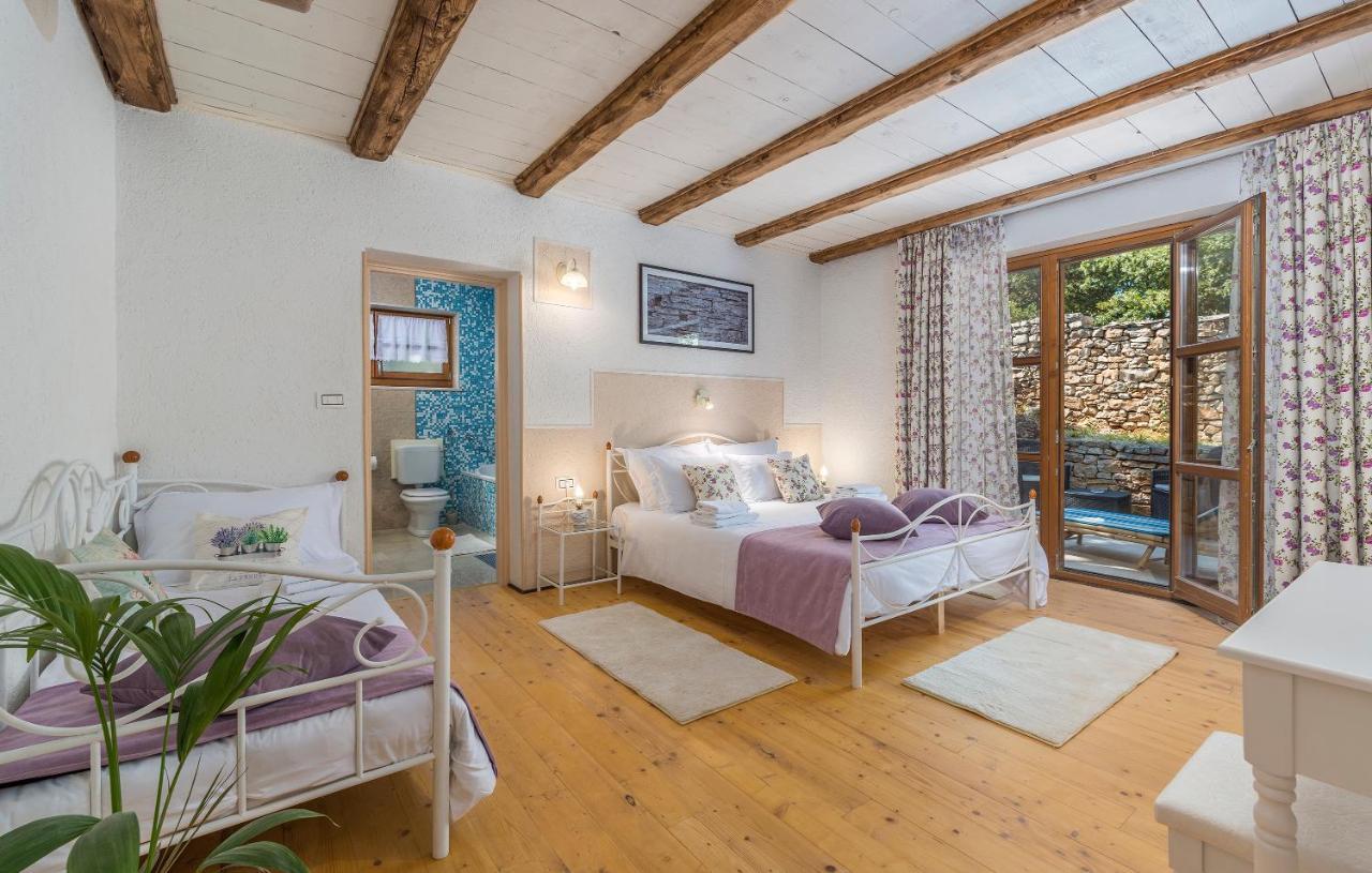 Family Villa Lipica With Private Pool And Jacuzzi Pazin Exteriör bild
