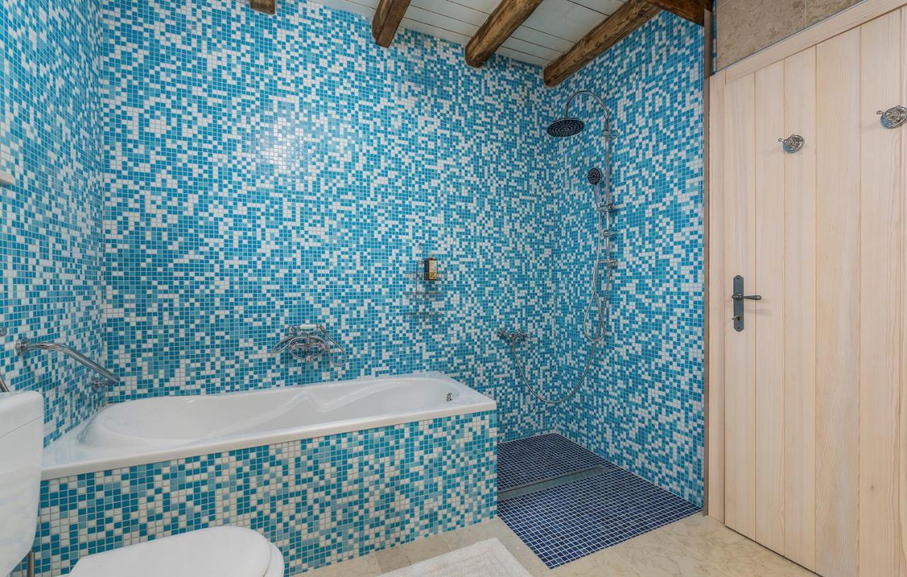 Family Villa Lipica With Private Pool And Jacuzzi Pazin Exteriör bild