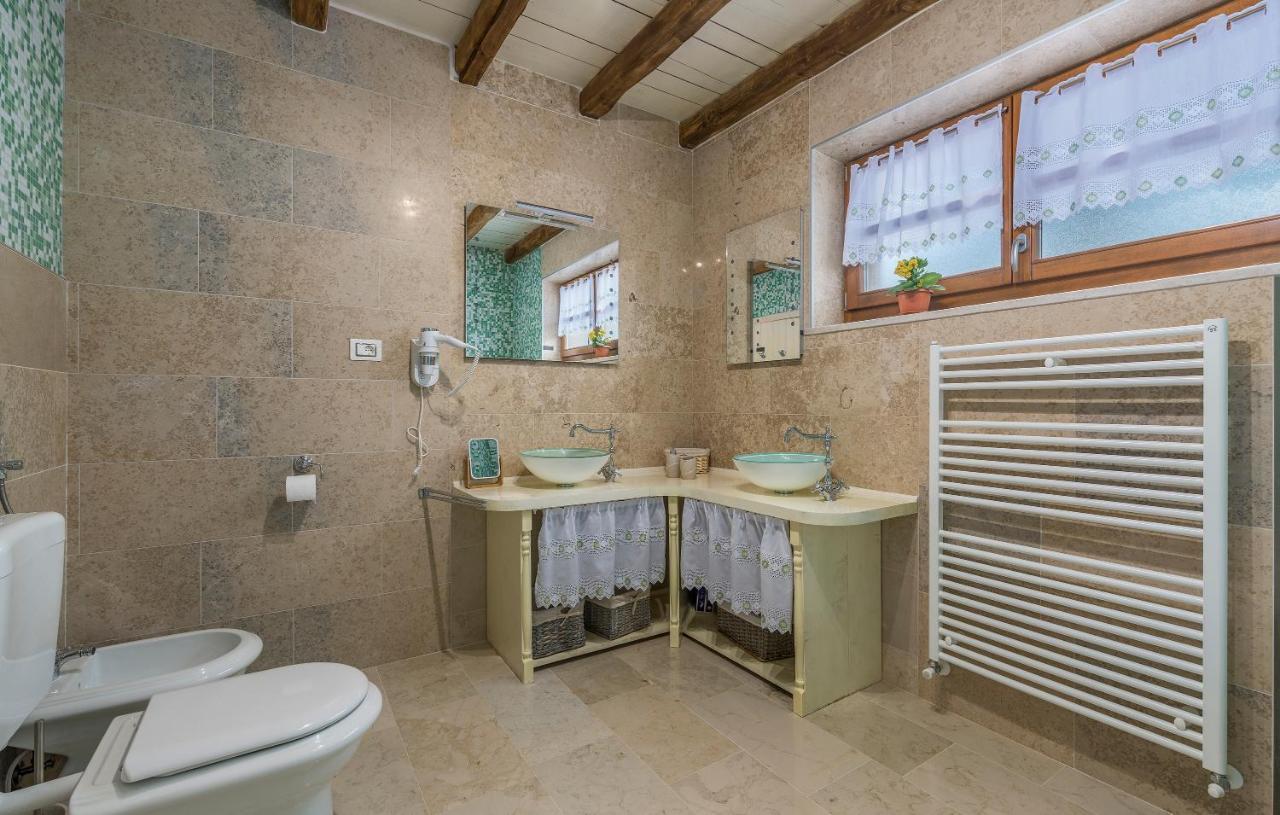 Family Villa Lipica With Private Pool And Jacuzzi Pazin Exteriör bild