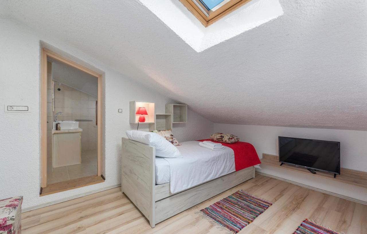 Family Villa Lipica With Private Pool And Jacuzzi Pazin Exteriör bild