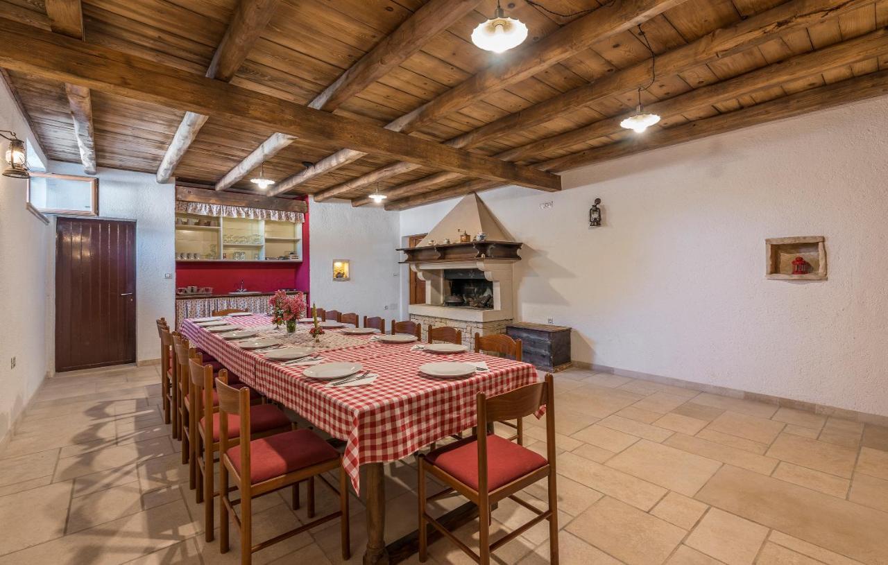 Family Villa Lipica With Private Pool And Jacuzzi Pazin Exteriör bild